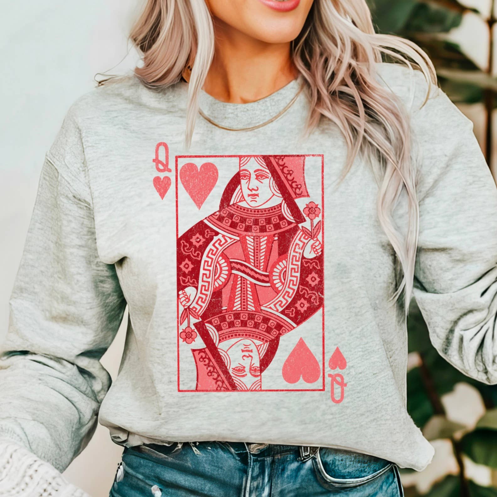 Shoppe SHC - Wholesale Graphic Sweatshirt - Women's - Queen Of Hearts Valentine Graphic Crewneck Sweatshirt1