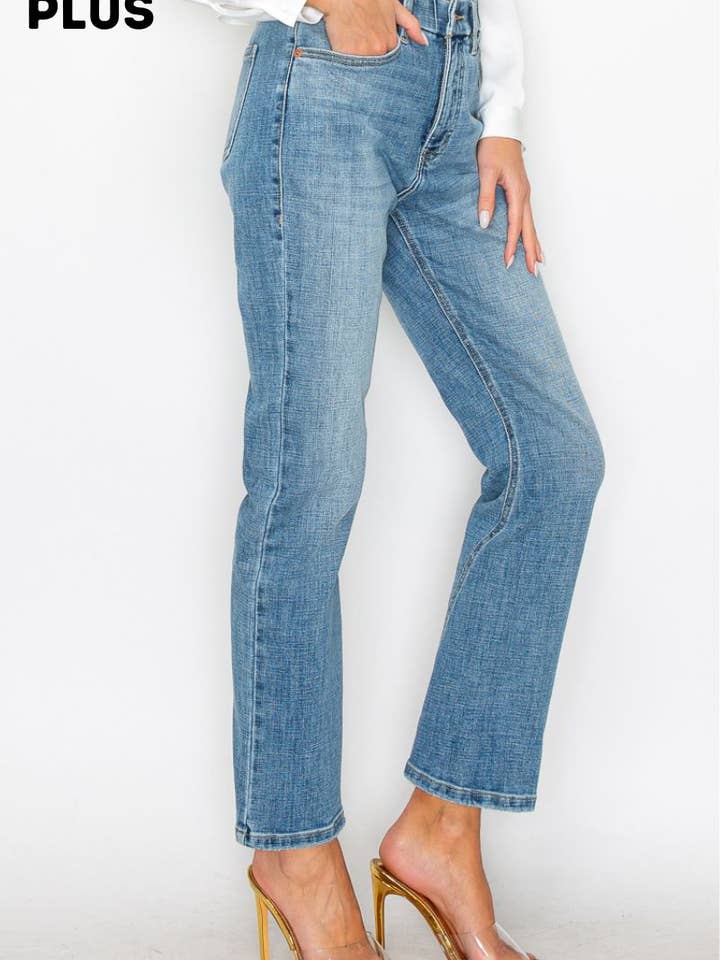 ARTEMIS VINTAGE - Wholesale Jeans - Women's - PLUS - TUMMY CONTROL HIGH RISE STRAIGHT JEANS 1