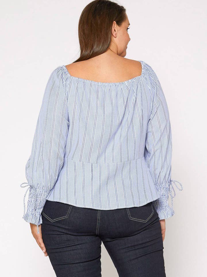 bleu Blouse cache-cœur à manches smockées grande taille de Nurode en bleu en vente sur Faire2