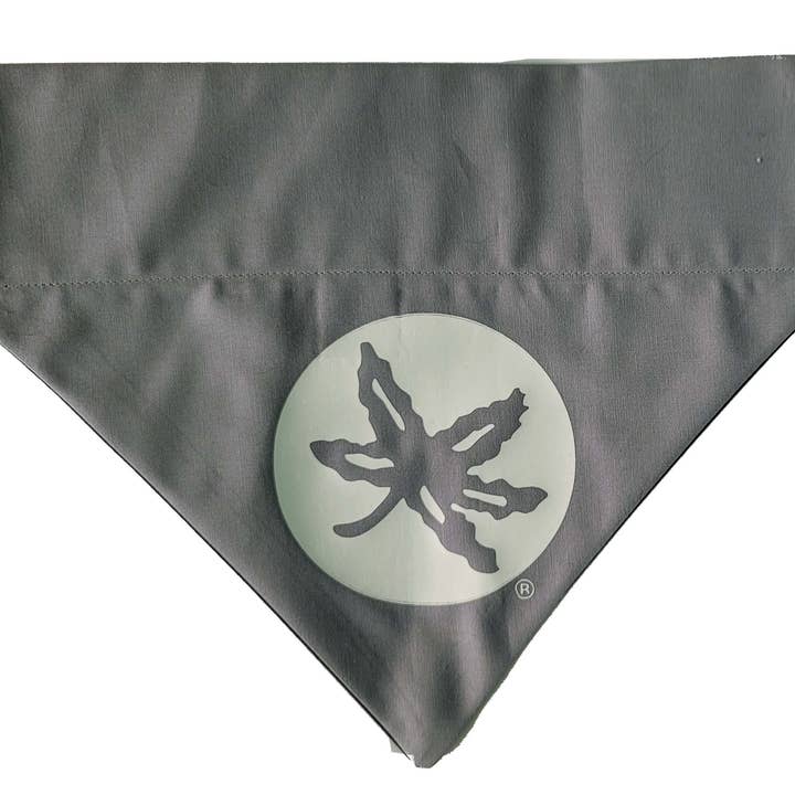 Ohio State Buckeye Hundehalstuch, das über das Halsband gleitet für den Großhandel von Top Rocks Doggie Wear