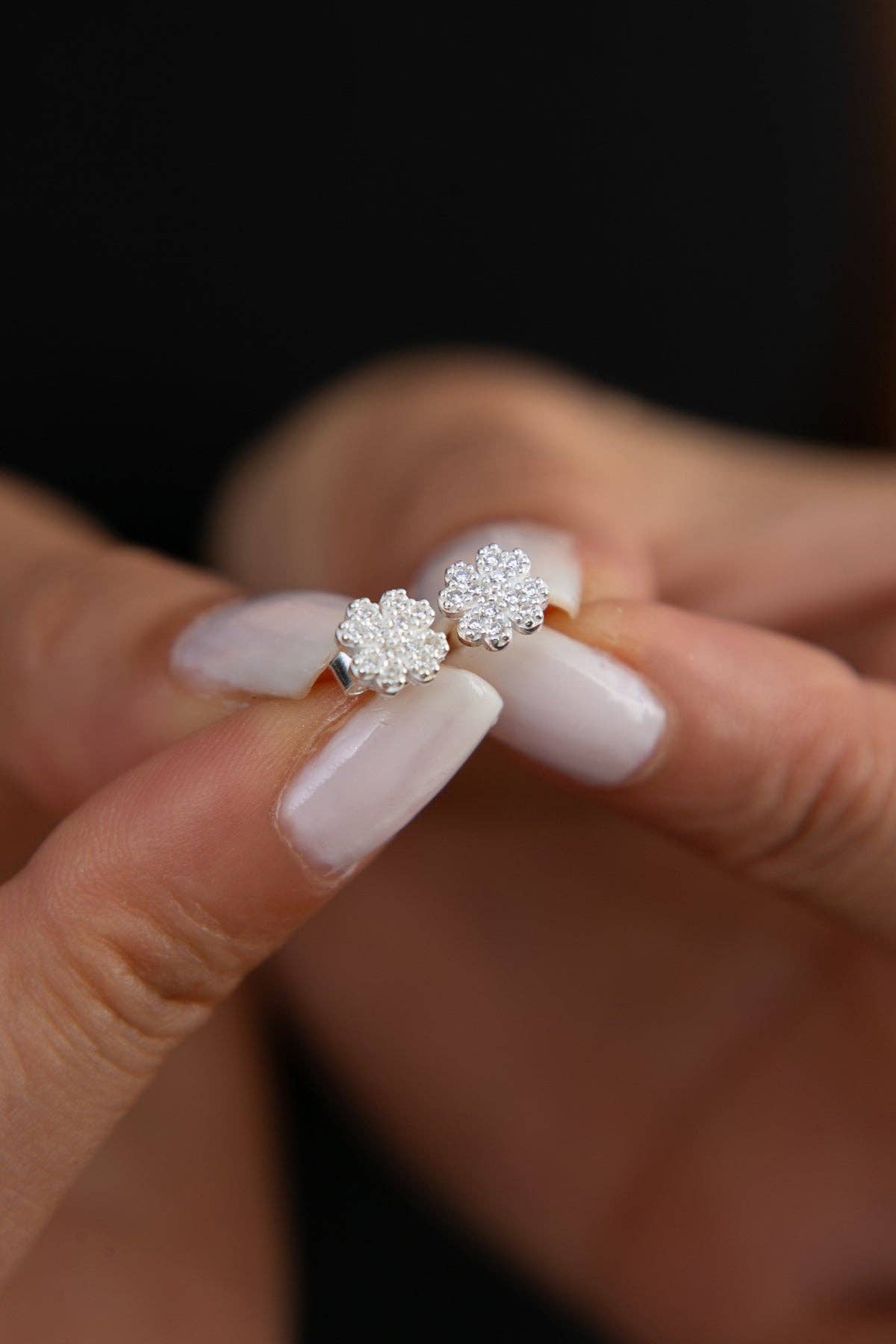 Volenia Silver - Wholesale Stud/Post Earrings - Women's Elegant Flower Model 925 Sterling Silver Earrings1