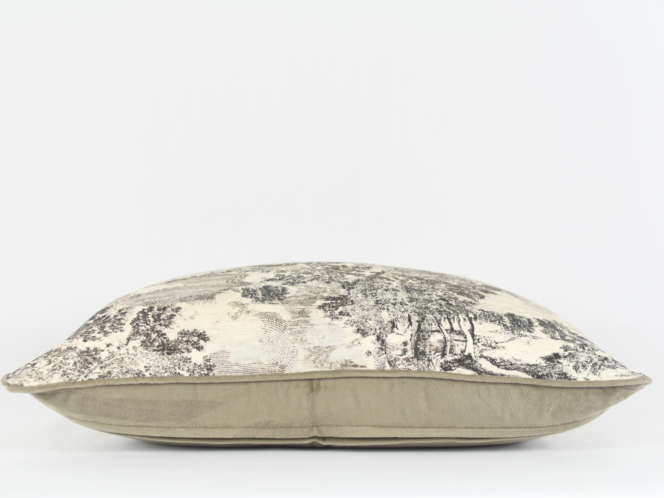 Xasmin Interiors LLC - Wholesale Throw Pillow Cover - Amaris Pillow2