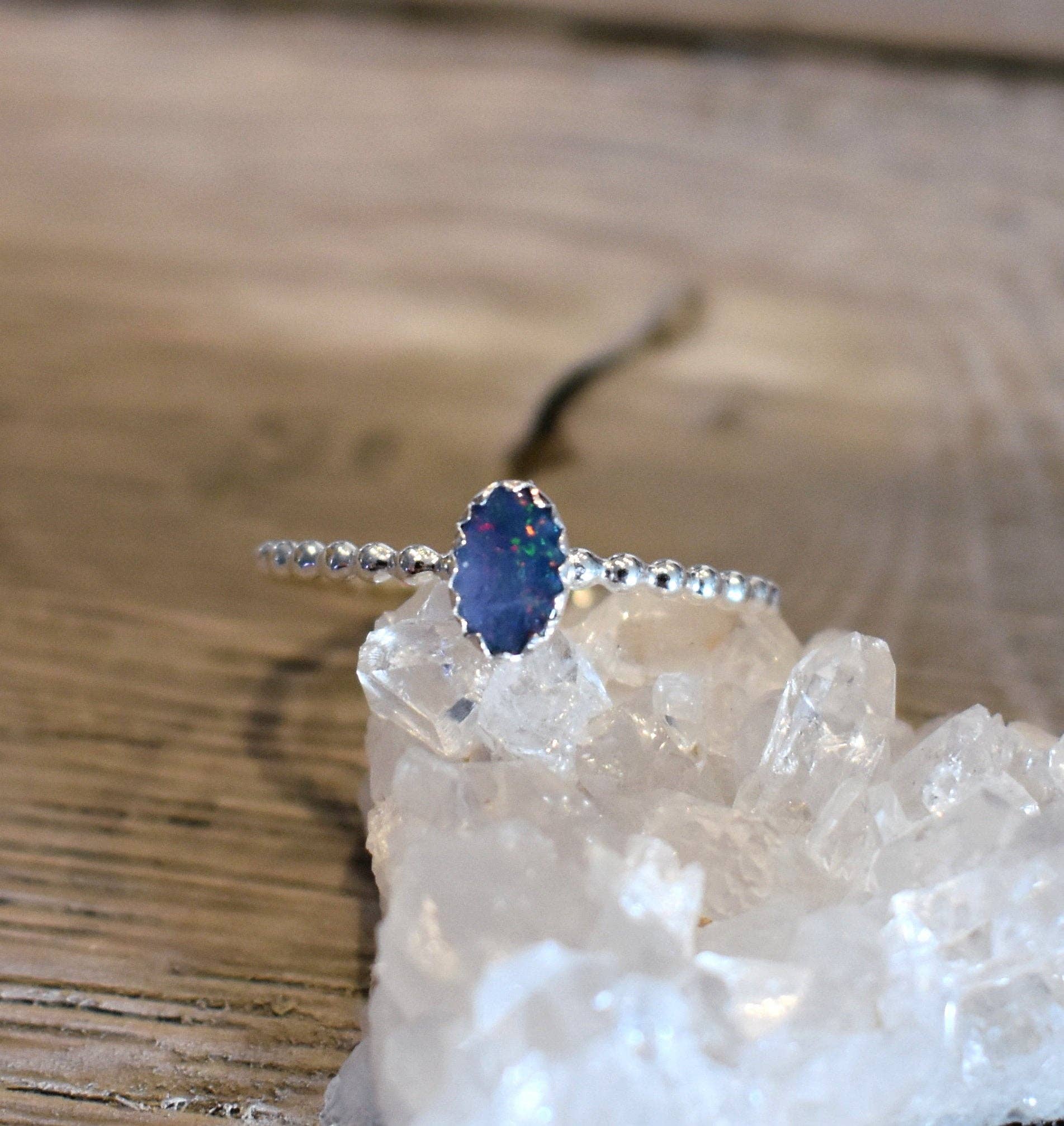 A Wild Violet – Großhandel Einzelstein-/Solitär-Ring – Australischer Opalring3