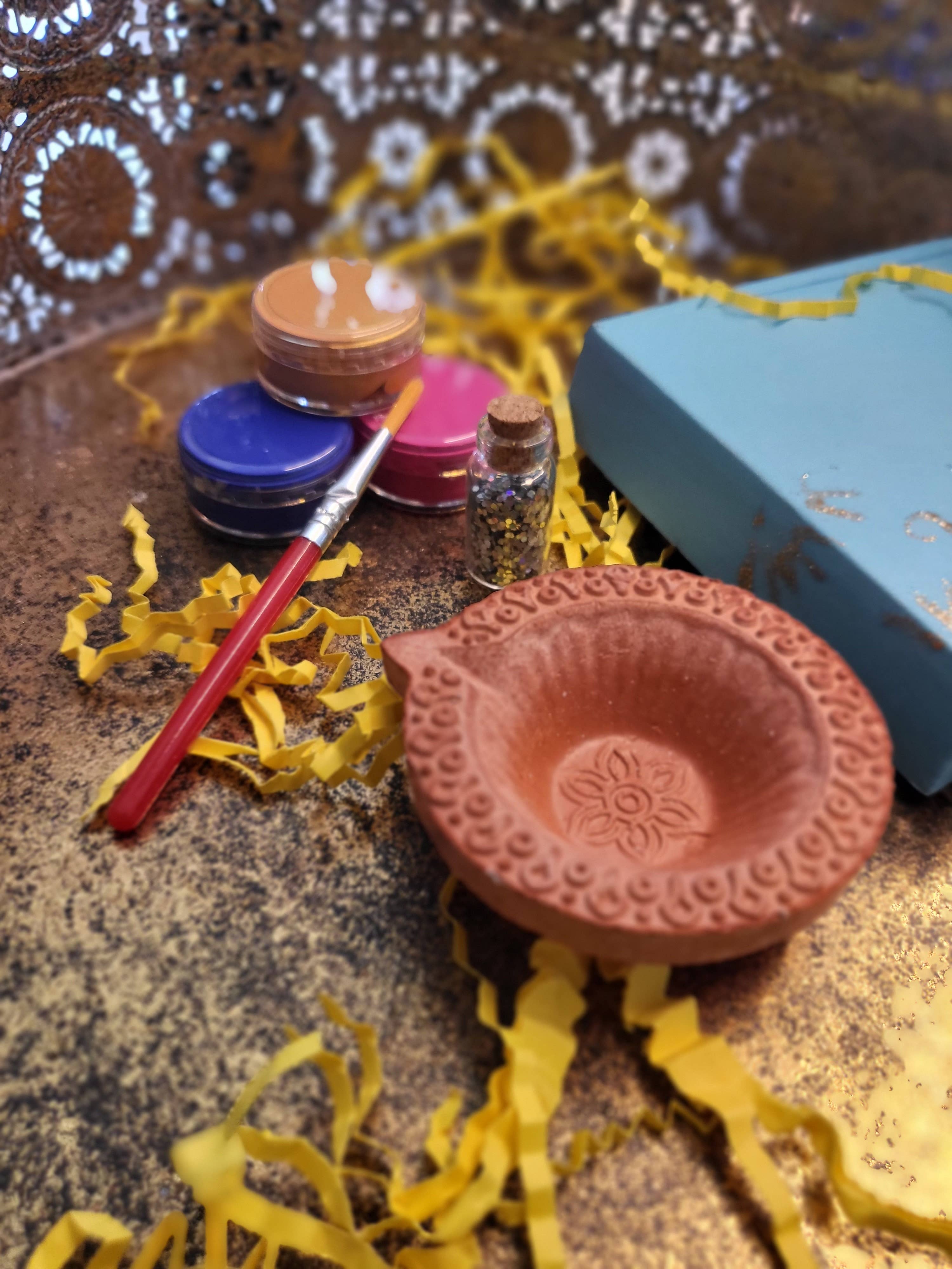 Ax & Nush – wholesale DIY craft kit – Decorate Your Own Clay Diya Candle Holder2