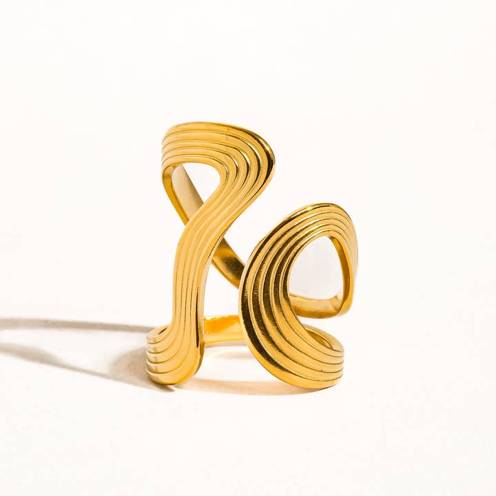 Flânerie by MAIQ - Wholesale Cocktail/Statement Ring - Xena 18K Gold Non-Tarnish Wavy Abstract Ring3