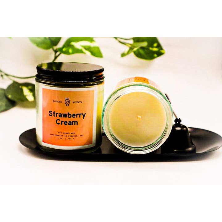 Candela in miscela di soia fatta a mano profumata alla crema di fragola per la vendita all'ingrosso da parte di korososcents