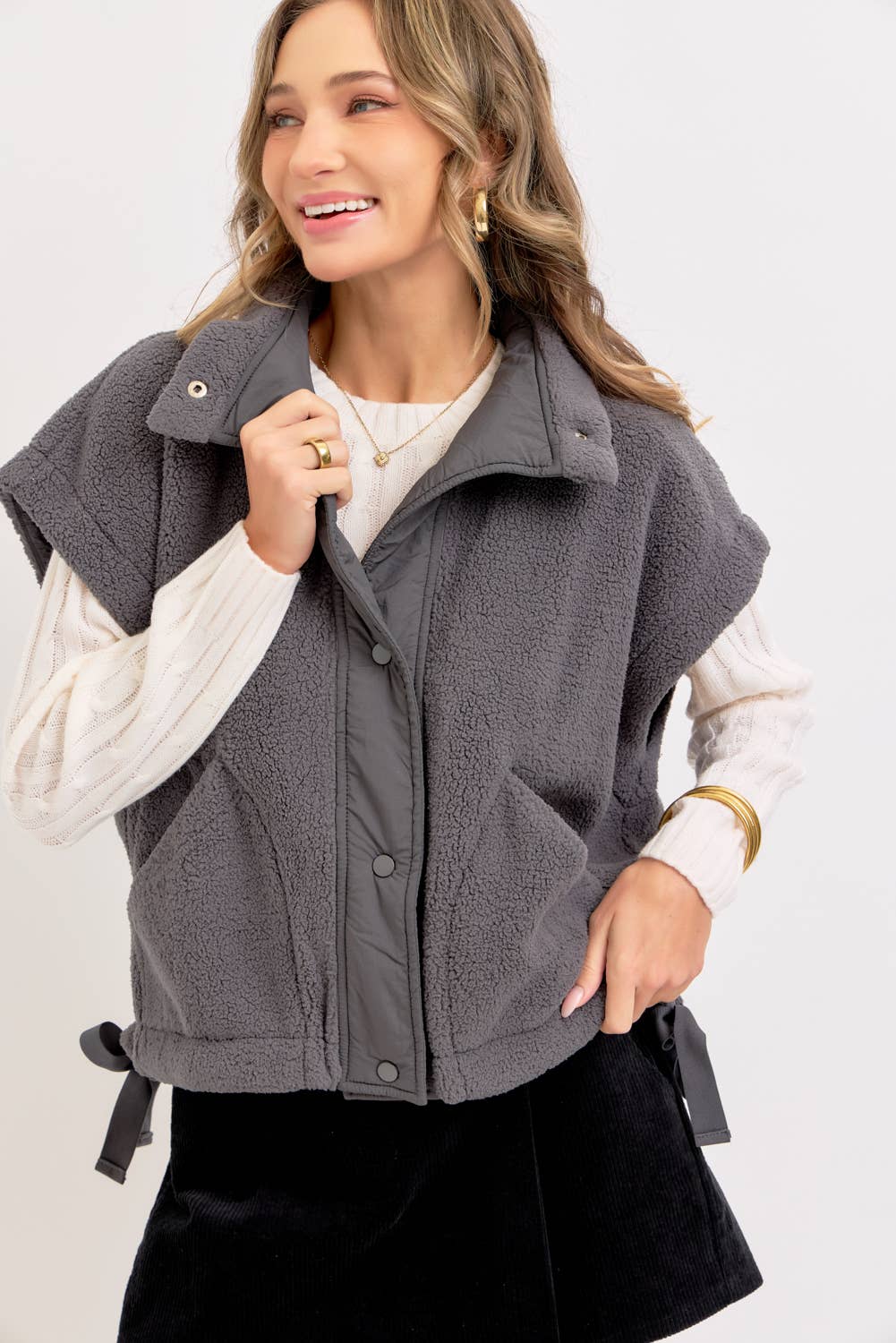 Sweet Lovely by Jen - Wholesale Outerwear Vest - Women's - OVERSIZED FLEECE VEST36