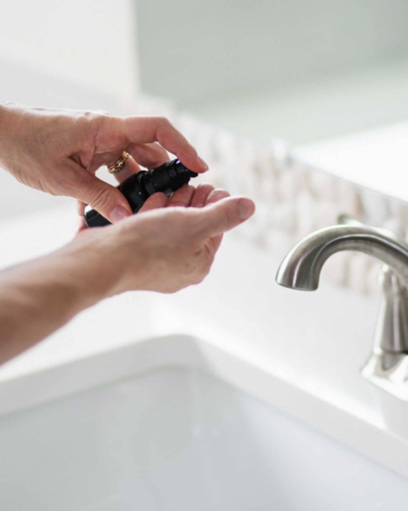 Syll Botanics - Wholesale Facial Serum/Concentrate - The Essential Elixir4