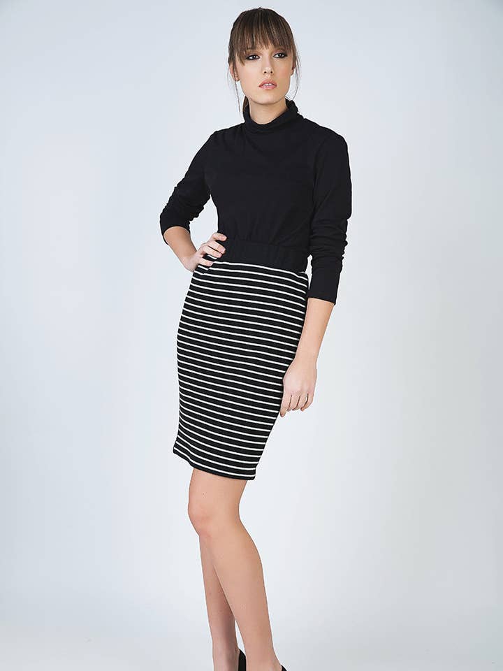 Stribet blyant nederdel i rib strik stof for engroshandel hos conquista