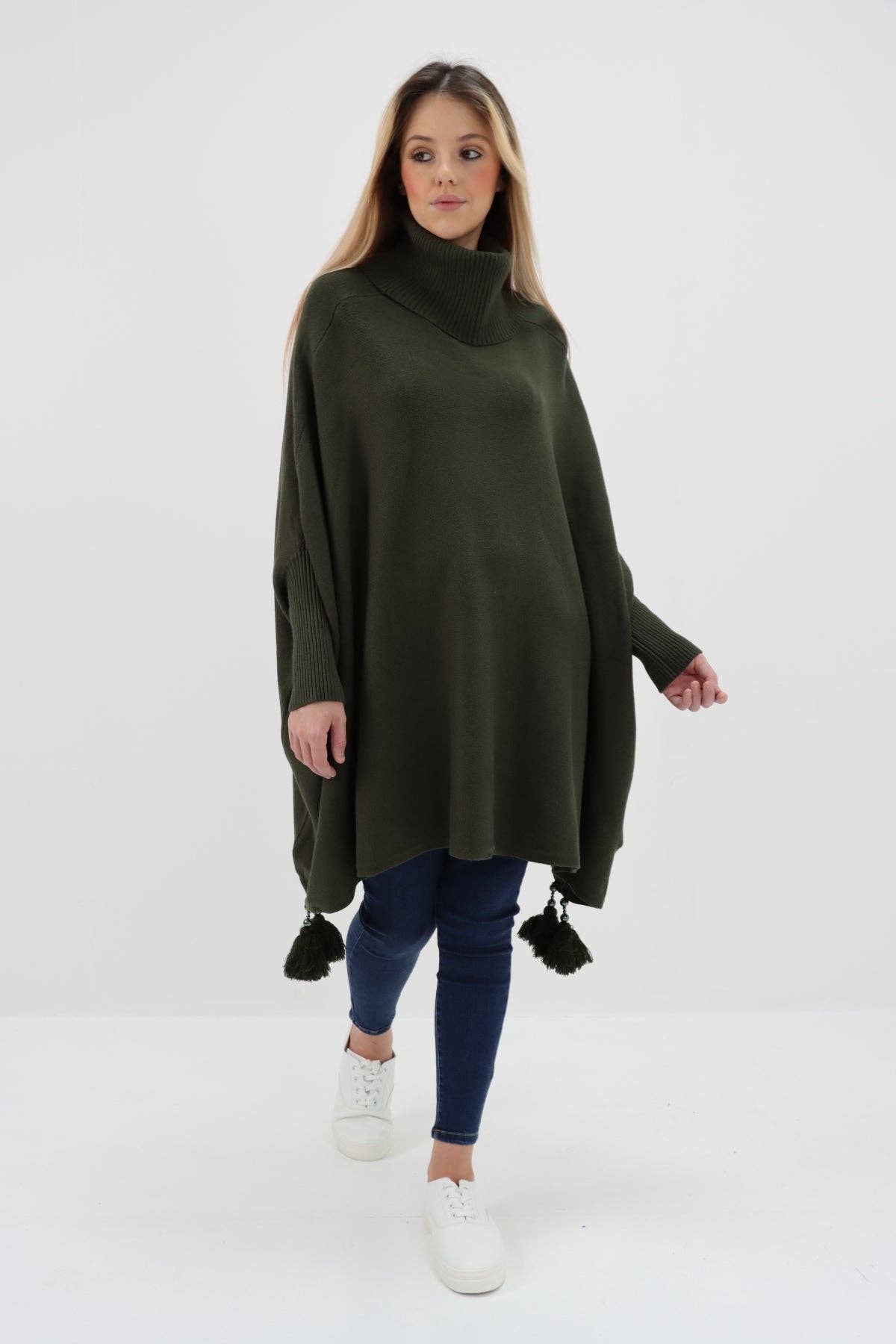 Miss Bold - Vente Poncho – femme - Poncho tunique italien à col bénitier et manches chauve-souris à pompons13