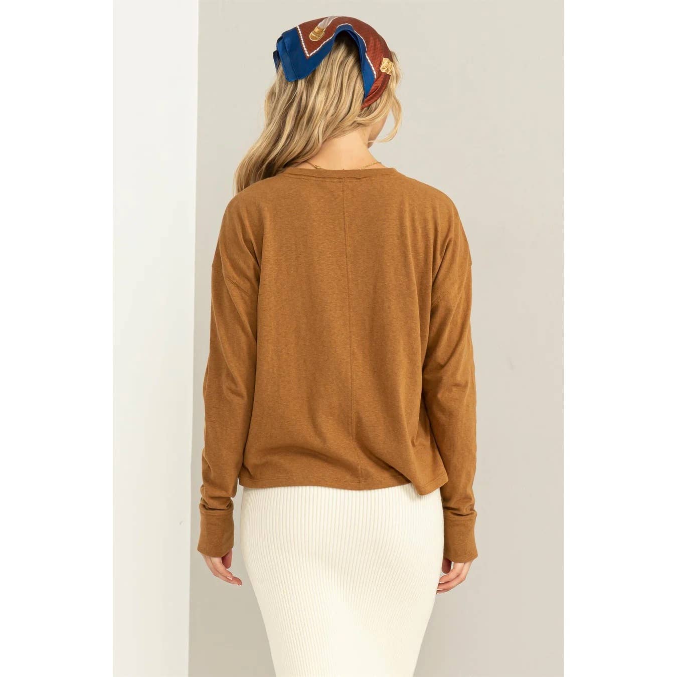 Apolline – Großhandel T-Shirt – Damen – LANGARMSHIRT MIT RUNDHALSAUSSCHNITT12