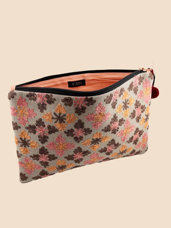 Pochette ricamata rosa corallo per la vendita all'ingrosso da parte di House of Roya Ltd