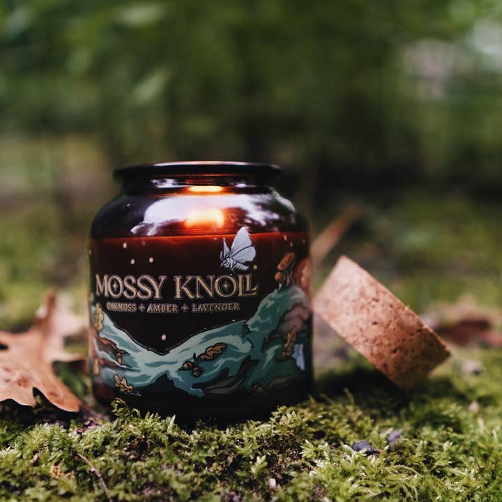 Fablewood Goods – Vela em jarro/copo por atacado – Mossy Knoll | Vela de Soja de 8oz em Frasco de Farmácia2