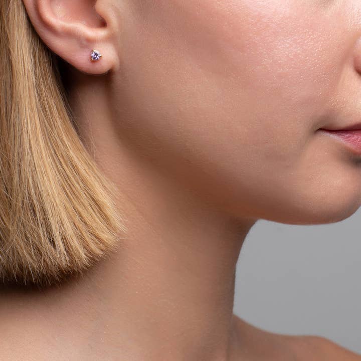 Comino Ohrstecker aus Vermeil-Gold mit Amethyst für den Großhandel von Mimi + Marge