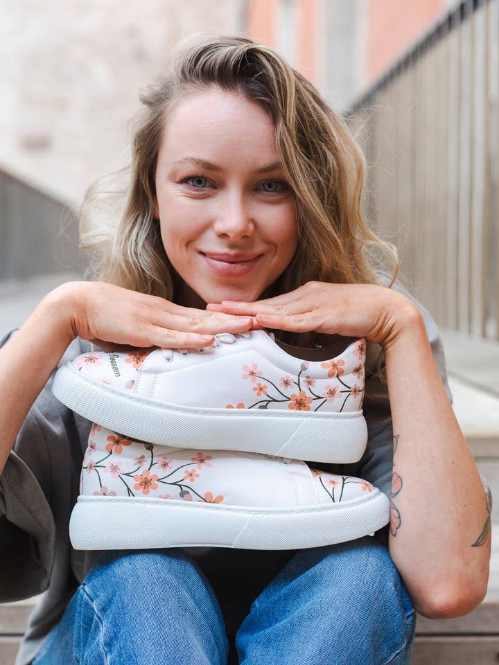 Mumka - Wholesale Lifestyle Sneakers - Women's - Cherry Blossom Sneakers1