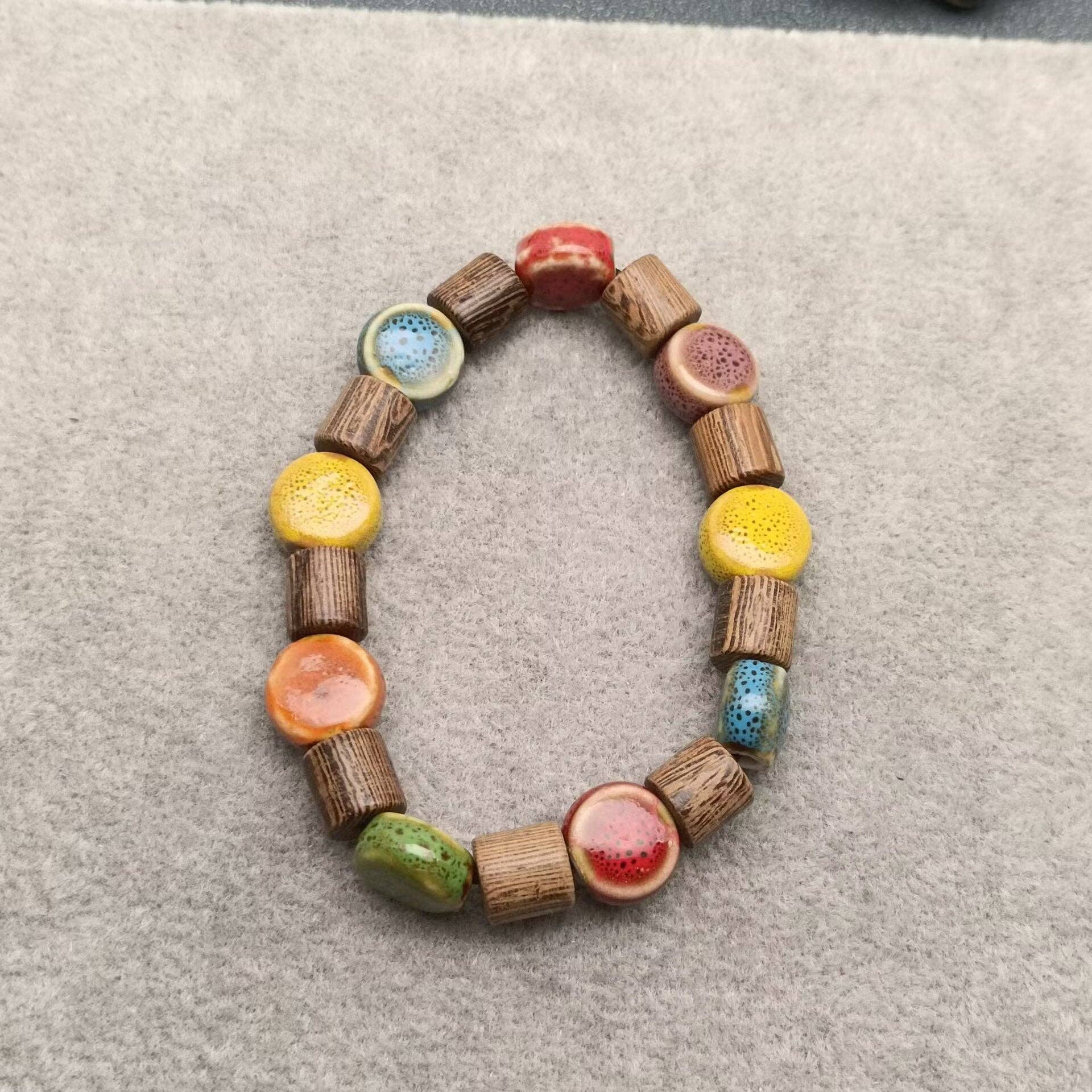 Mio Queena - Wholesale Armband met kralen - Handgemaakte elastische touwarmband met keramische kralen in meerdere stijlen1