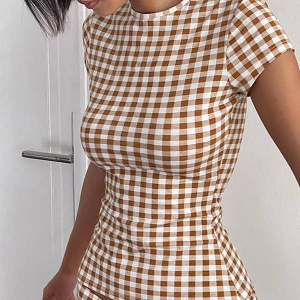 Ensemble deux pièces à encolure ras du cou et épaules amincissantes pour la vente par SALINA TRADING INC