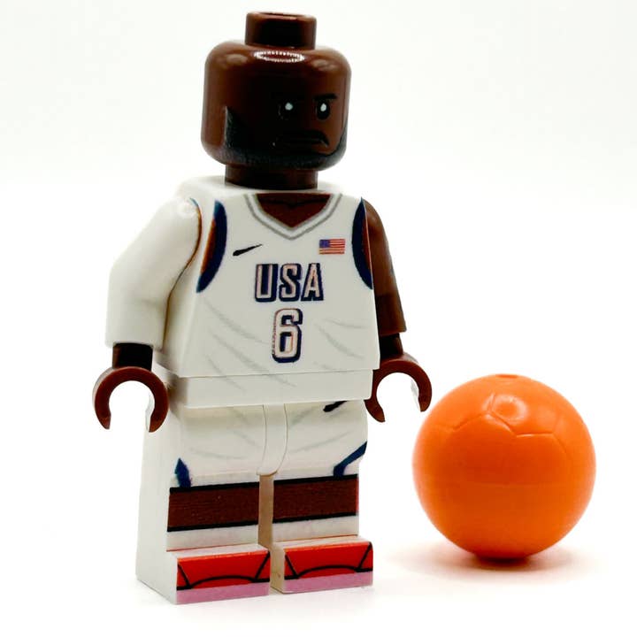 Minifig de joueur de basket-ball Lebron #6 des Jeux olympiques des États-Unis (2024) fabriquée à partir de pièces LEGO - B3 Customs pour la vente par B3 Customs
