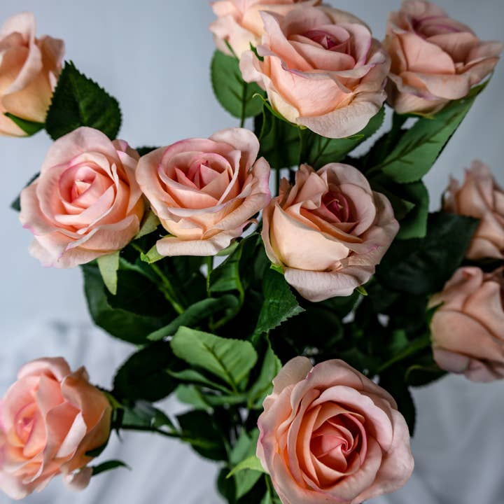 Realistic Artificial Flowers – Großhandel Künstliche Blumen – Vintage Koralle Echt-Touch Halbe Blüte Rose