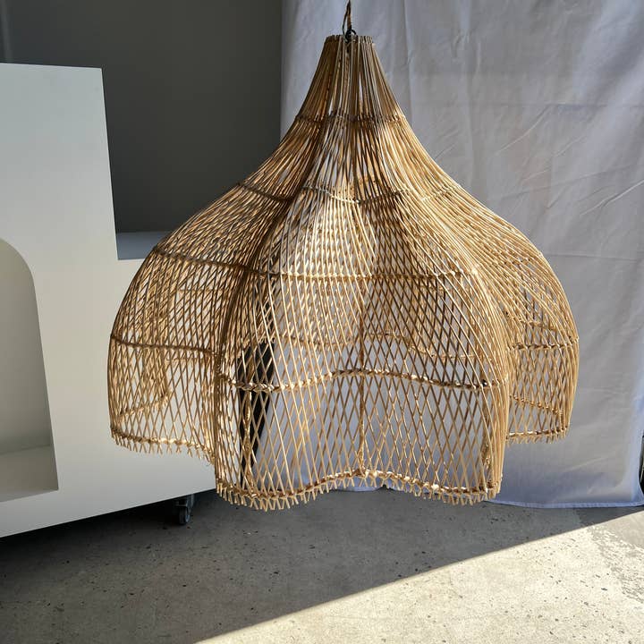 Office Objets - Wholesale Chandelier/Hanging Light - Pendant light, flower-shaped rattan fixture, tulip, corolla H:80cm D80cm42