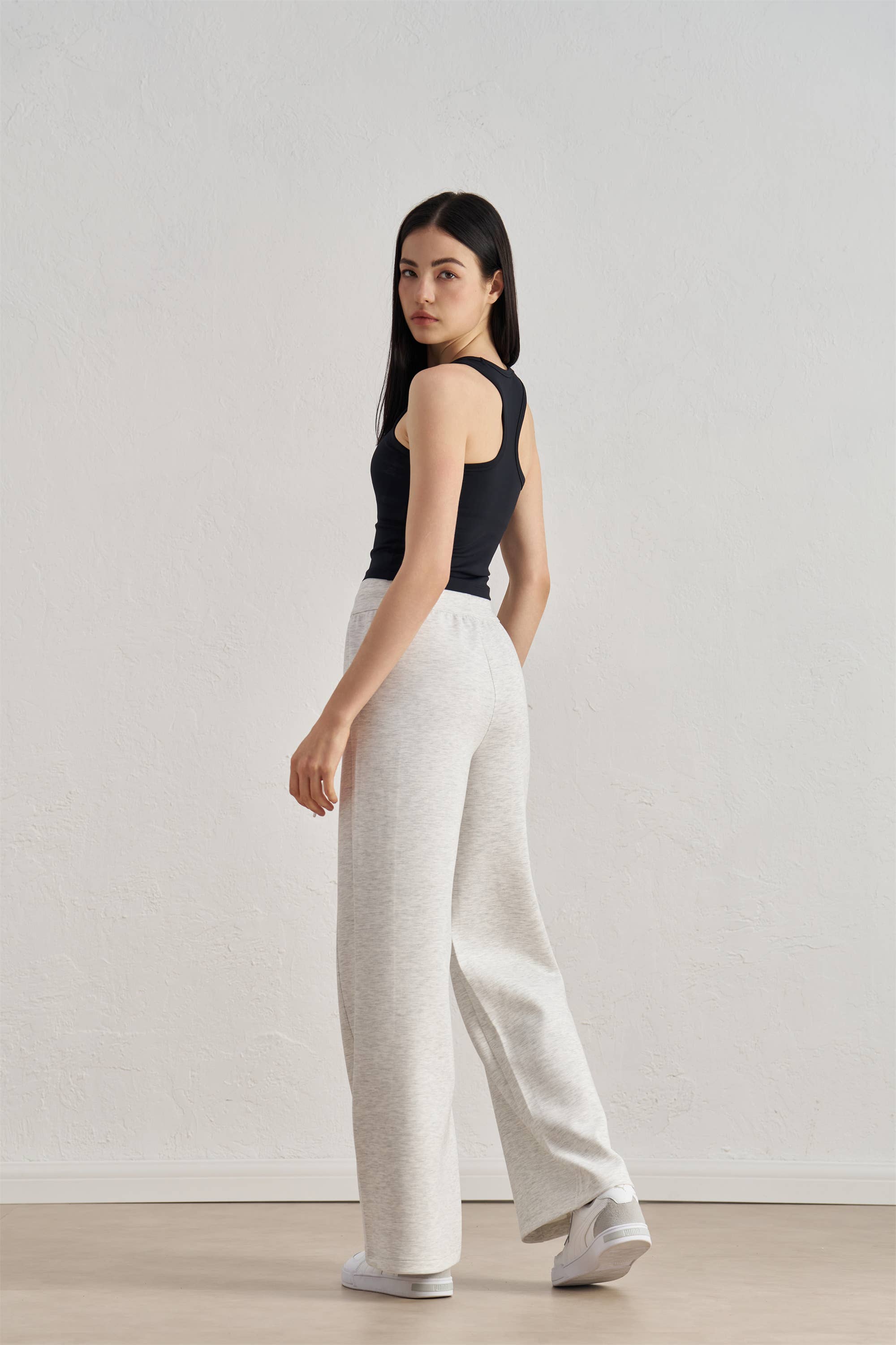 91thelabel – wholesale Athletic top – Women′s – June Color Contrast Racer Back Active Top16