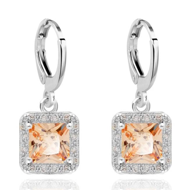 Les Élégantes per la vendita all'ingrosso da parte di Jade & Julie