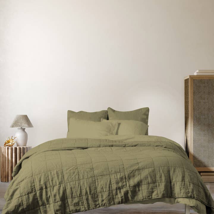 Coordinate Ø5 - Olive Linen Quilt for wholesale by Bedlam