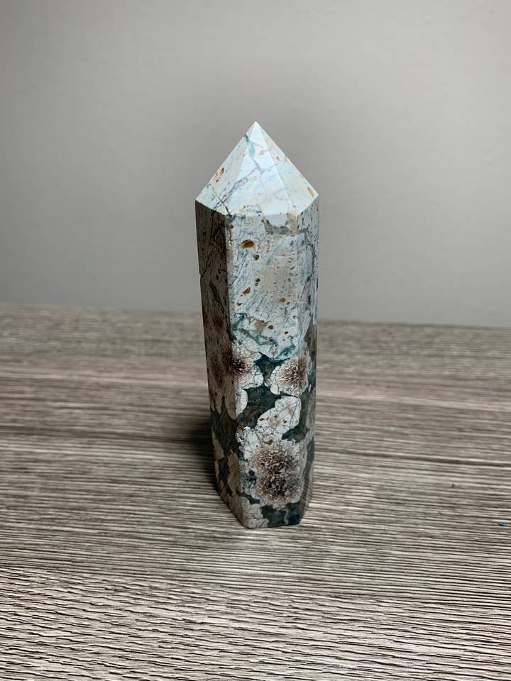 Vita havet Jasper Crystal Tower för wholesale av Godly Crystals LLC