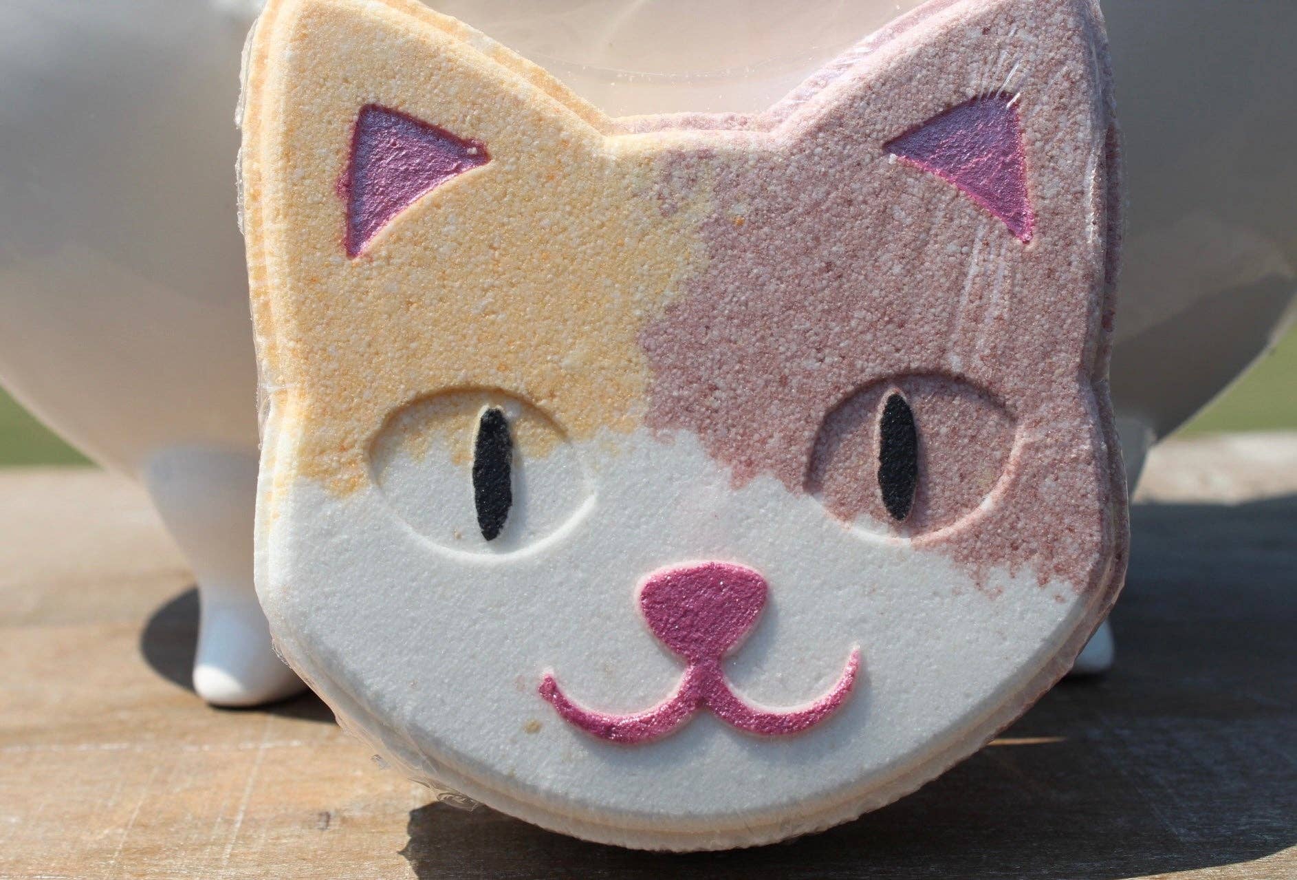 Wicked Bubbles LLC - Wholesale Bath Bomb/Fizz - Bath bomb - 6.5 oz - Cat6