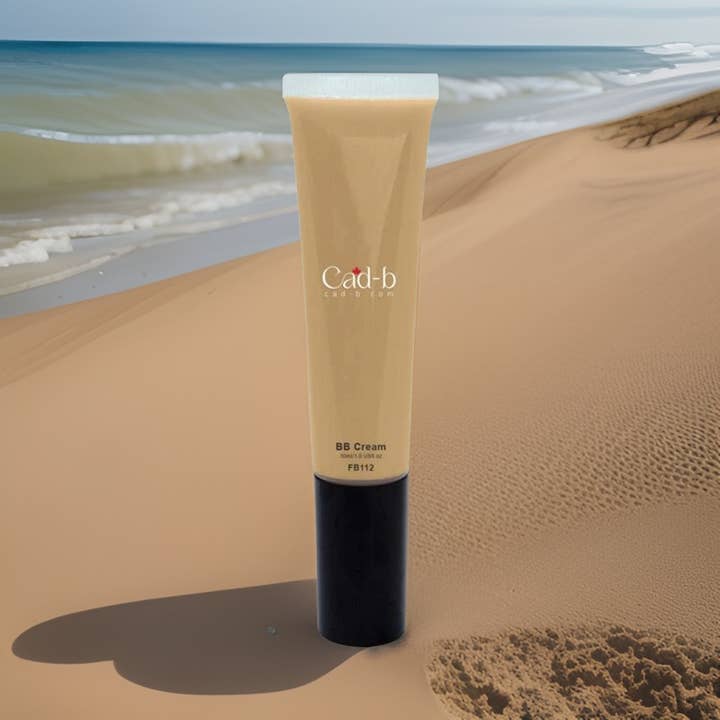 BB Cream med SPF 18 – Medium dækning, fugtgivende & hudperfektionerende base | CAD B | FB112 for engroshandel hos Cad b makeup and skincare
