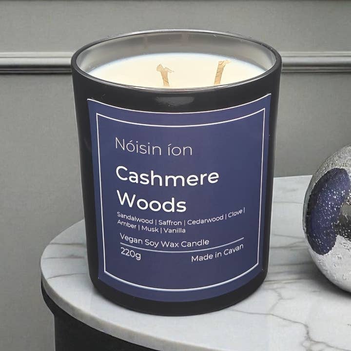 Bougie Cashmere Woods pour la vente par Nóisin íon