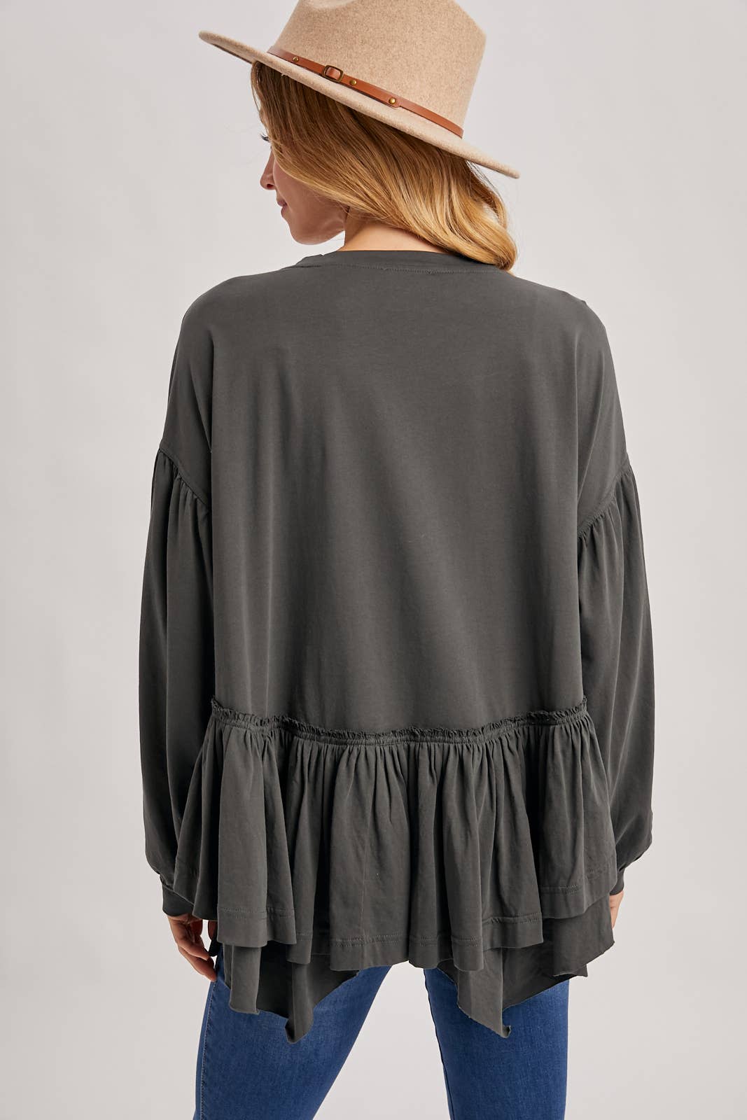 Bluivy – Großhandel Strickoberteil – Damen – ÜBERGROßES STRICKOBERTEIL MIT GERÜSCHTEM PEPLUM-SAUM8