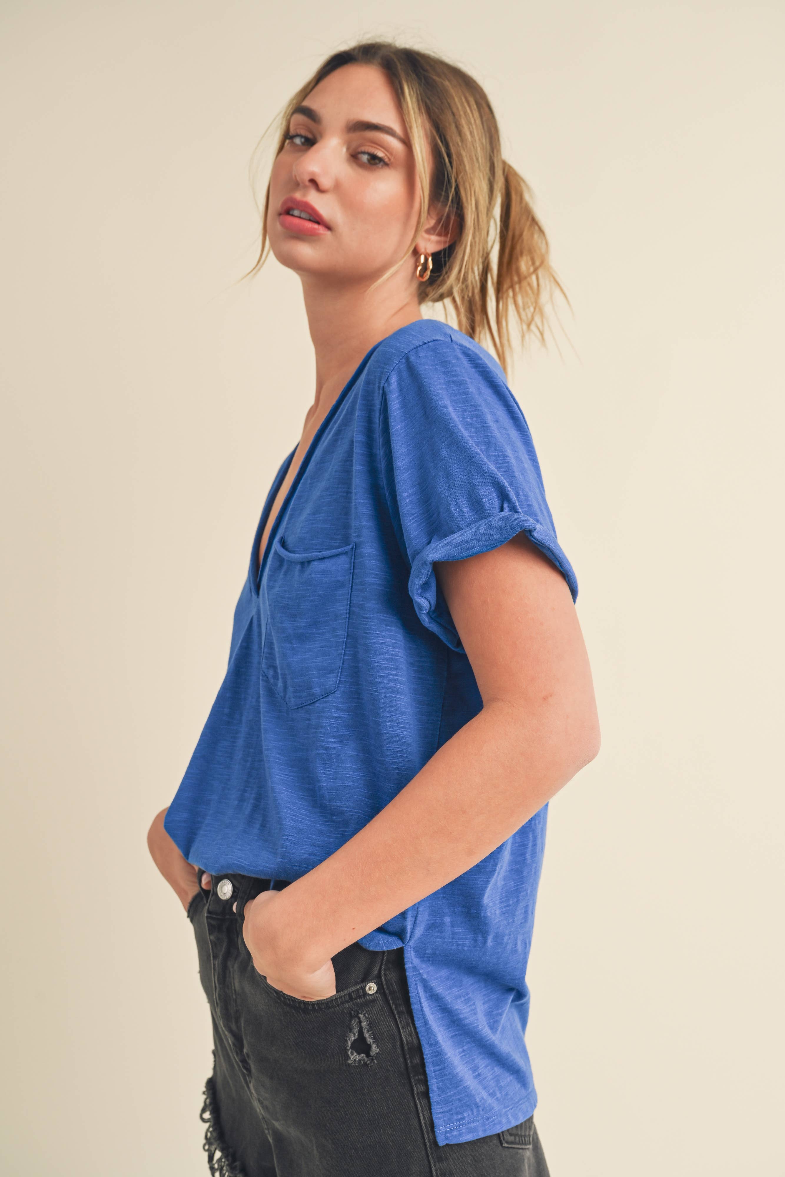 AEMI + CO - Wholesale T-Shirt - Women's - 8286DK Zoie V-Neck Short Sleeve Top 513