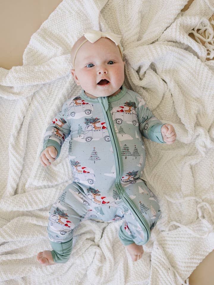 Little Joy Co. - Wholesale Slaappak - Baby - Santa Van Christmas Bamboo Zippy Romper Babypyjama Kleding1