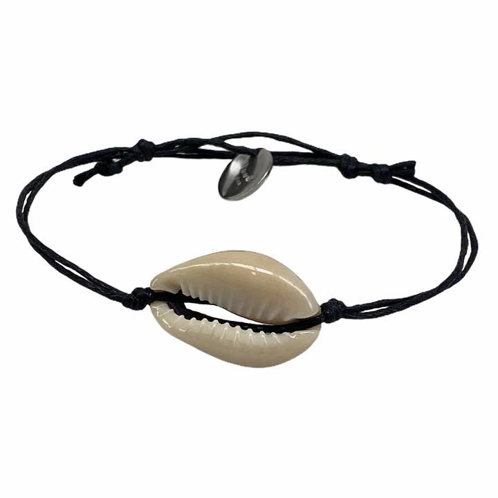 Kauri bracelet - cowry less = more for wholesale by Eiland Sieraden