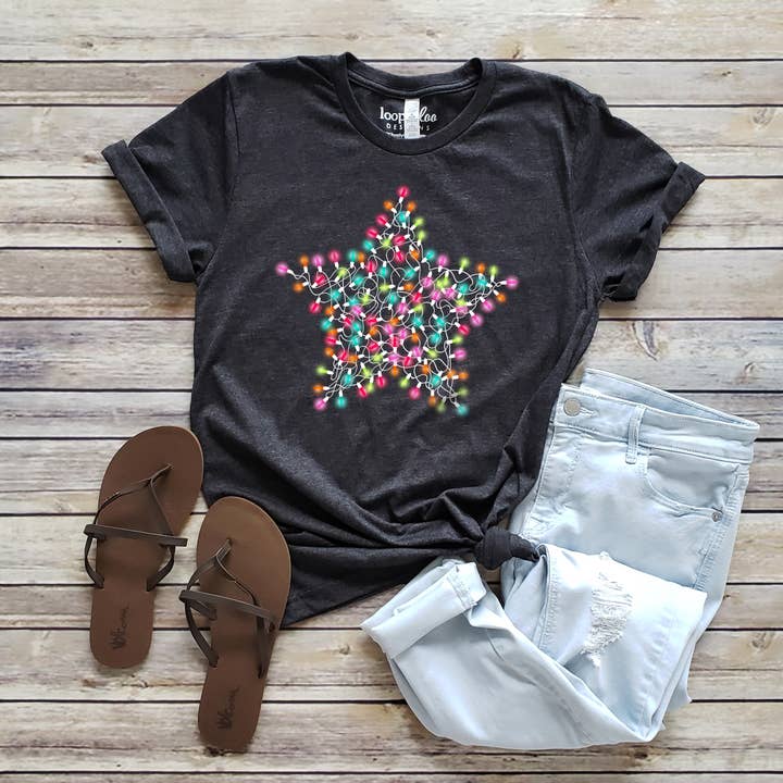 T-SHIRT STAR LIGHTS | NOËL | TAILLES XS À 2XL pour la vente par Loopty Loo Designs