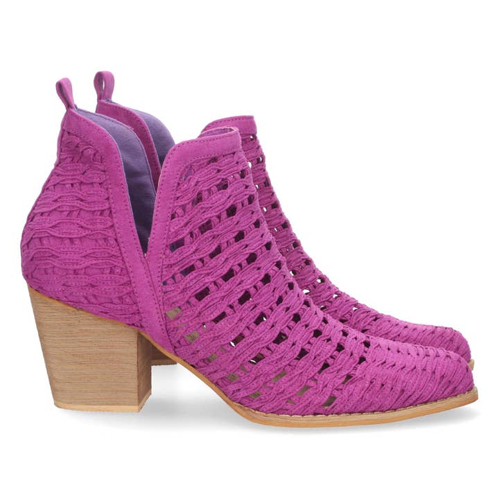 Lilac ankle boots with braided straps for wholesale by Brideluxe Mayorista