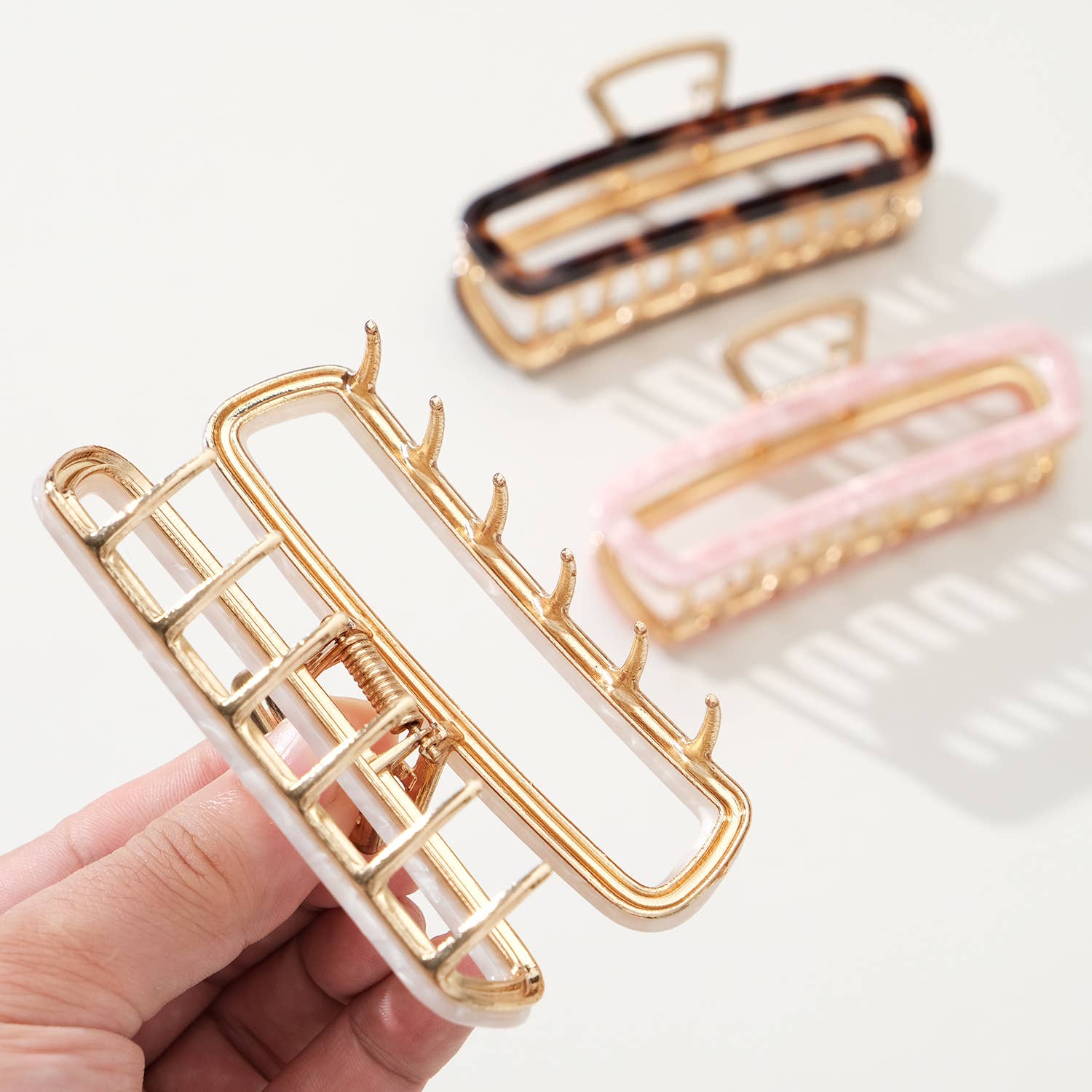 Assorted Harlow | Medium Hollow Rectangle Metal Claw Clip for wholesale on Faire4