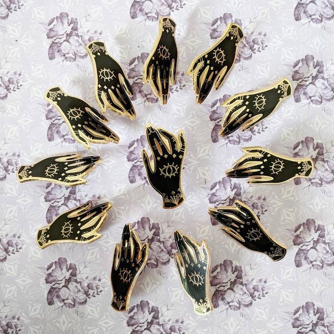 PRÉCOMMANDE* Mauvais Œil - Épingle en Émail pour la vente par The Pickety Witch