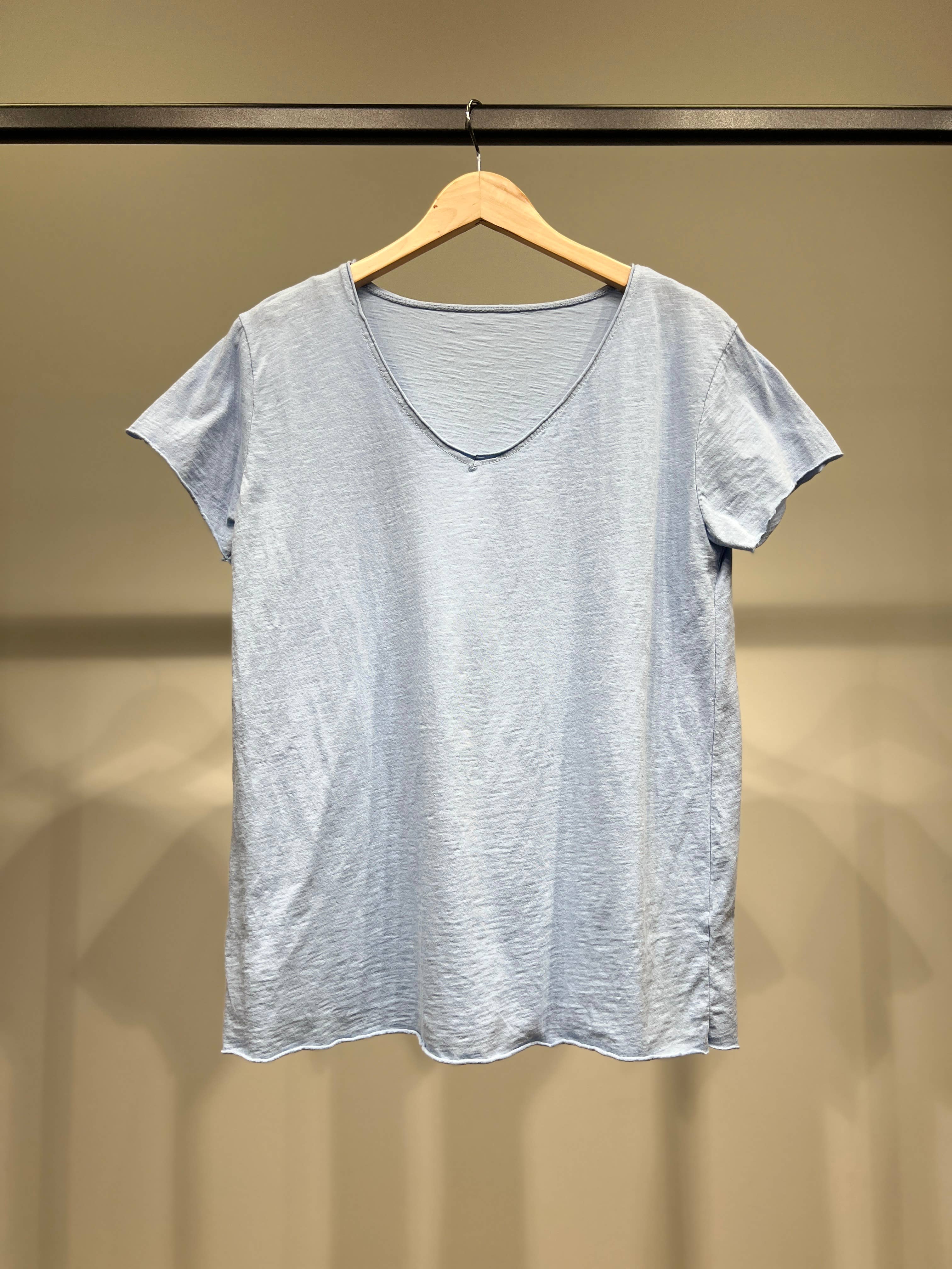 L'Emotion - Wholesale T-Shirt - Women's - Short Sleeve Round Neck T-Shirt 100% Cotton1