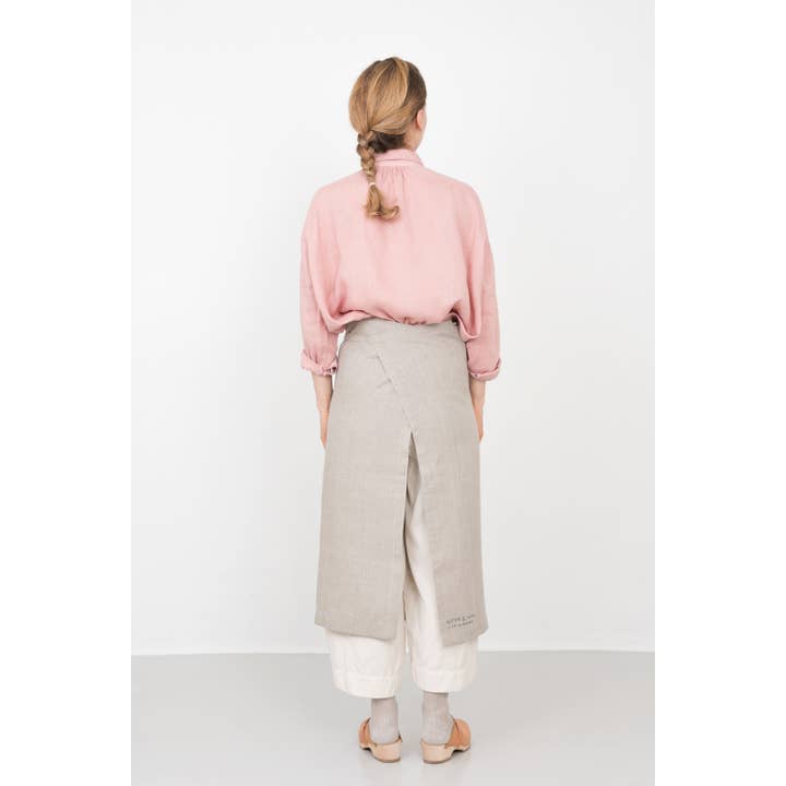 Linen Garcon Apron Natural for wholesale on Faire1