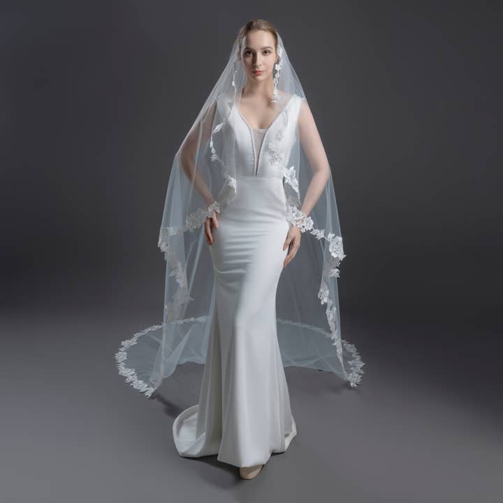 Farinosa Bridal – Großhandel Schleier – Damen – FS6221-AC Florales besticktes Spitzen-Brautkleid Engelschnitt 108"3