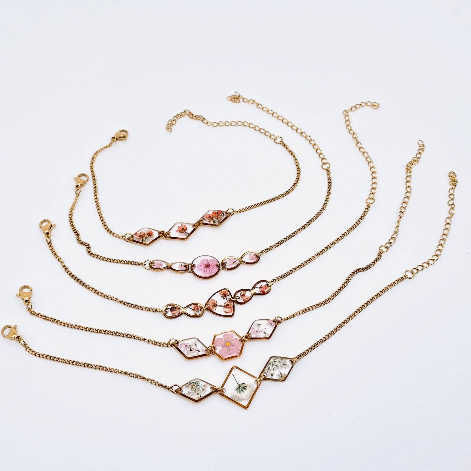 Mio Queena - Wholesale Charm/Dangle Bracelet - Dried Flowers Floral Geometric Charm Golden Bracelet - PDF5