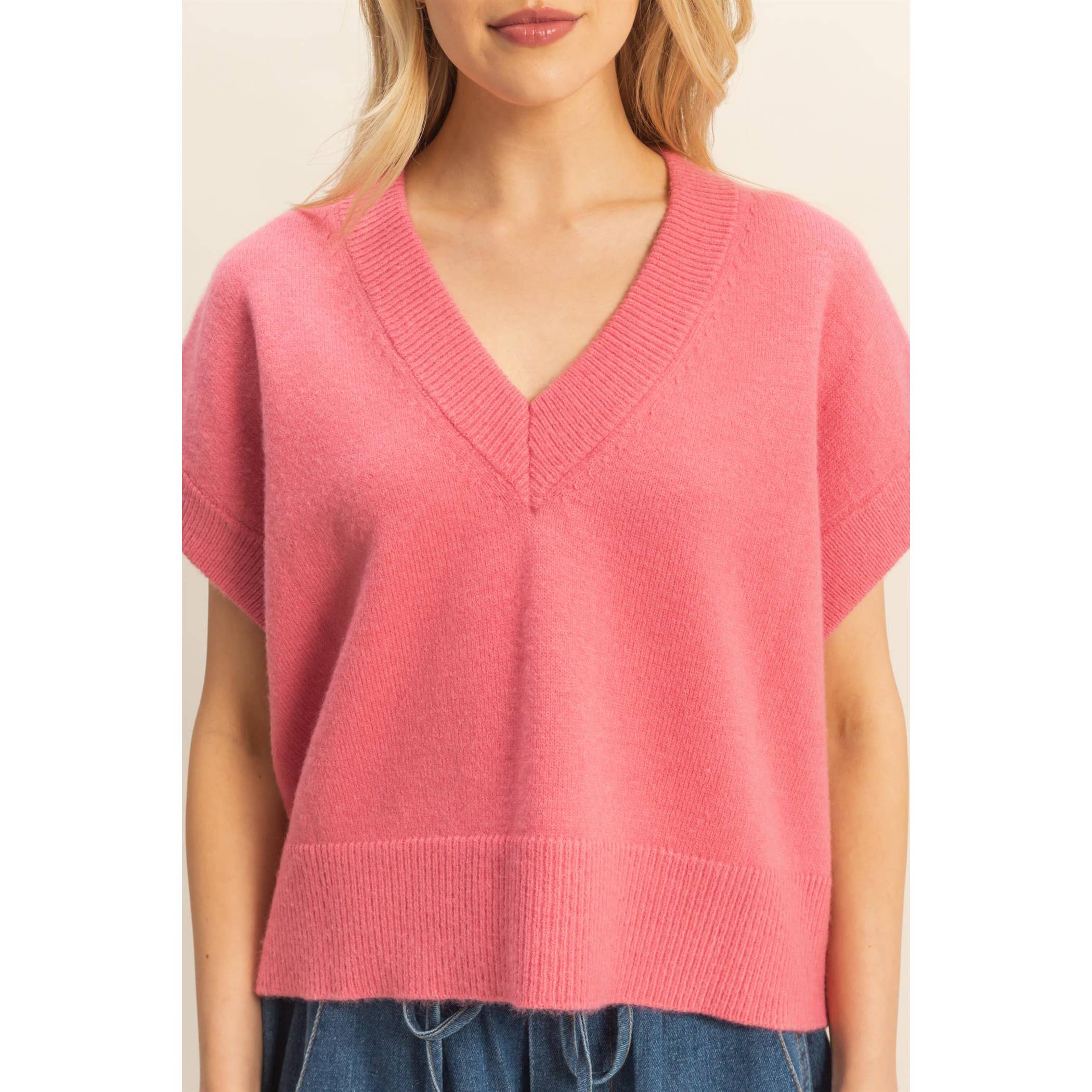 HYFVE – wholesale Sleeveless sweatshirts – Women′s – Oversized V-Neck Sweater Vest9