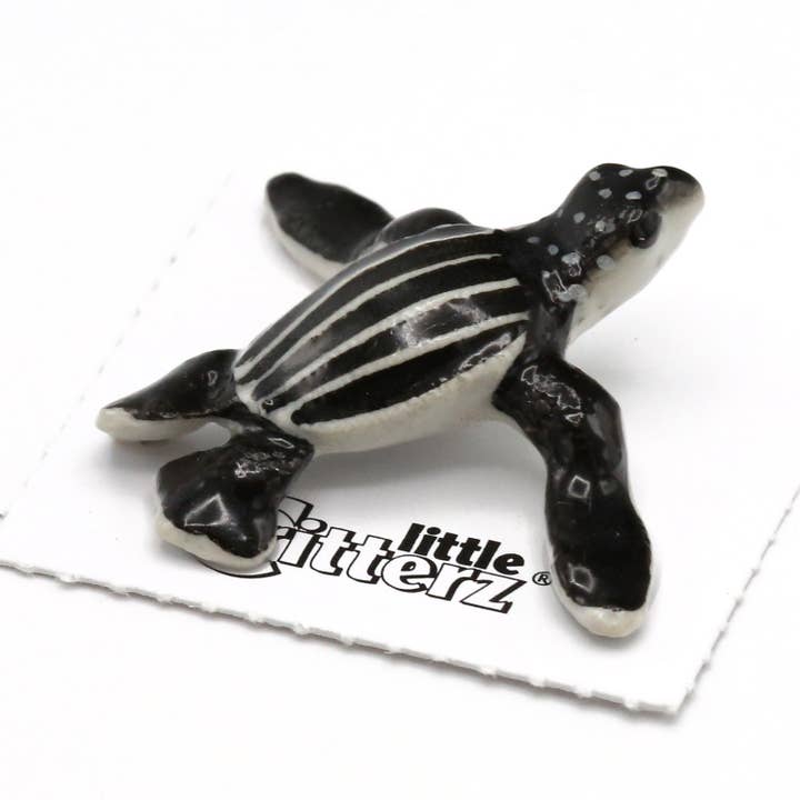 Migra Tortue luth Porcelaine Miniature pour la vente par Little Critterz