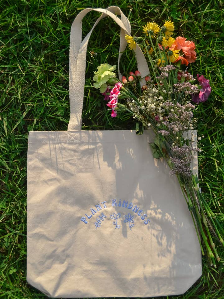 Sac fourre-tout Plant Kindness pour la vente par Split Leaf Designs