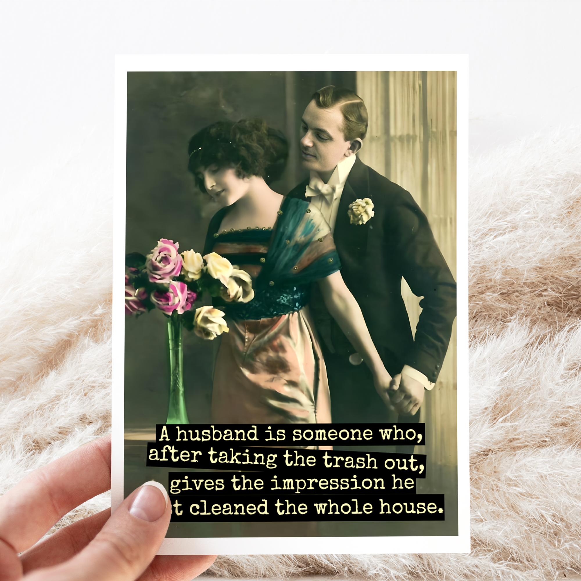 Raven's Rest Studio – Großhandel Hochzeitskarte – Lustige Hochzeitskarte. Ein Ehemann ist jemand, der nach der Einnahme..2