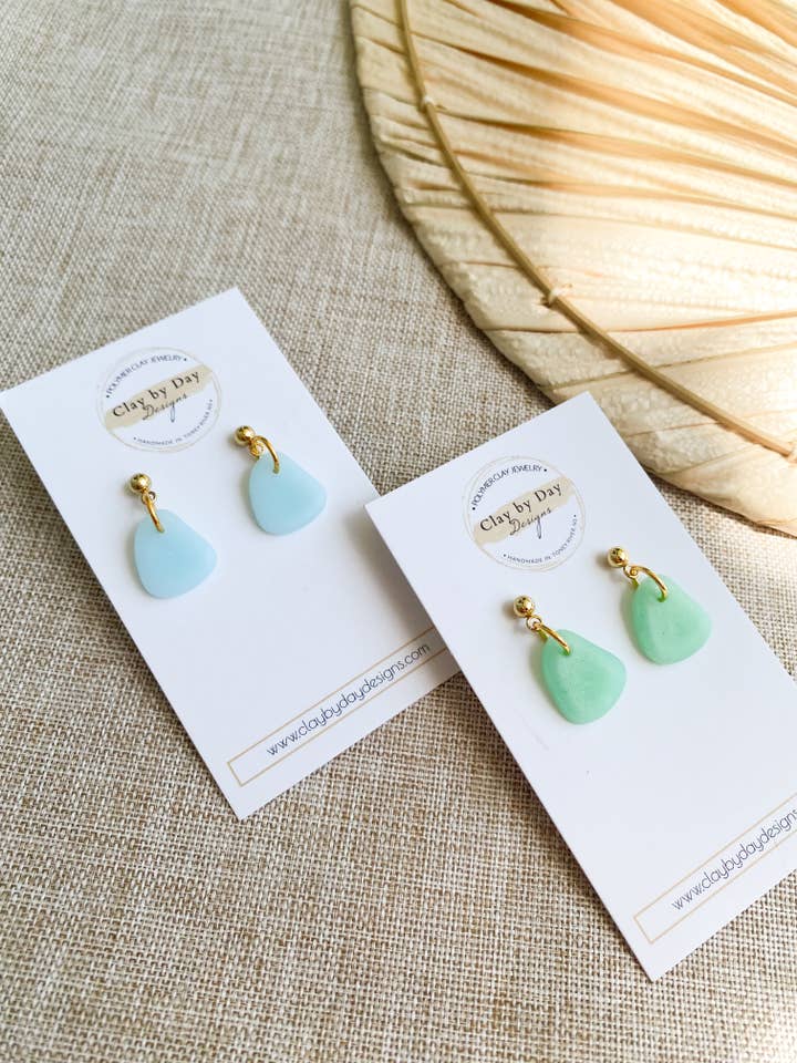 Ohrringe „Sea Glass/Beach Glass“ aus Polymerton für den Großhandel von Clay by Day Designs