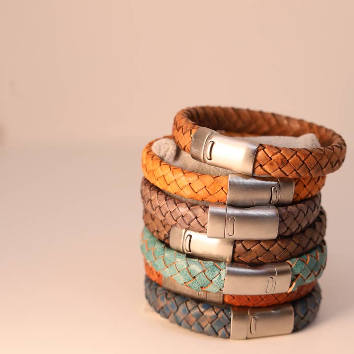 Bracelet en cuir de style tressé ovale avec serrure en argent 8 mm et autres tendances Résultats pour serrure mg en vente B2B. Retours gratuits et paiement à 60 jours sur Faire sur Faire.