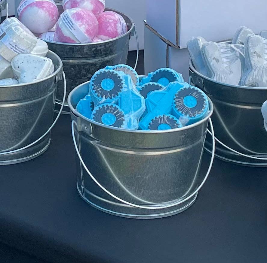 Wicked Bubbles LLC - Wholesale Bath Bomb/Fizz - Monster Truck Bath bomb - 4.5 oz - Monkey farts Scent1